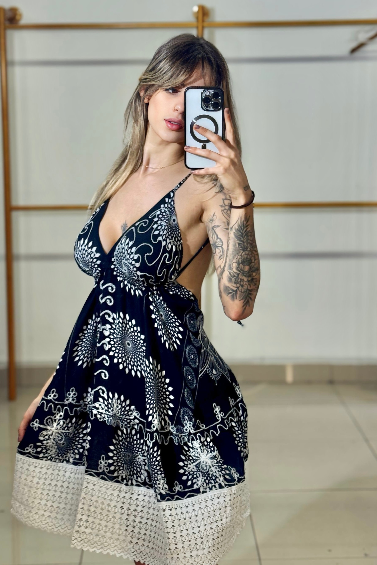 Vestido Curto Costas Nuas Renda/Franja