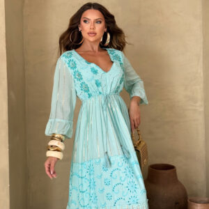 Vestido Longo com Detalhes Nas Mangas