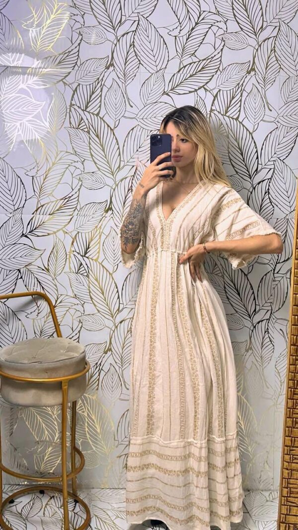 Vestido Boho longo com Detalhes delicados em Dourado - Image 2