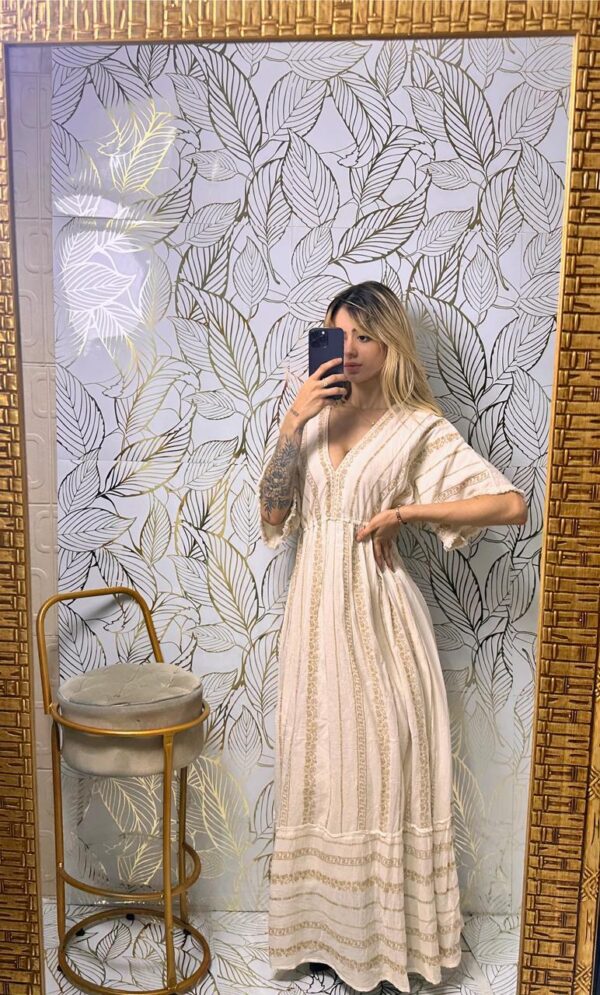 Vestido Boho longo com Detalhes delicados em Dourado